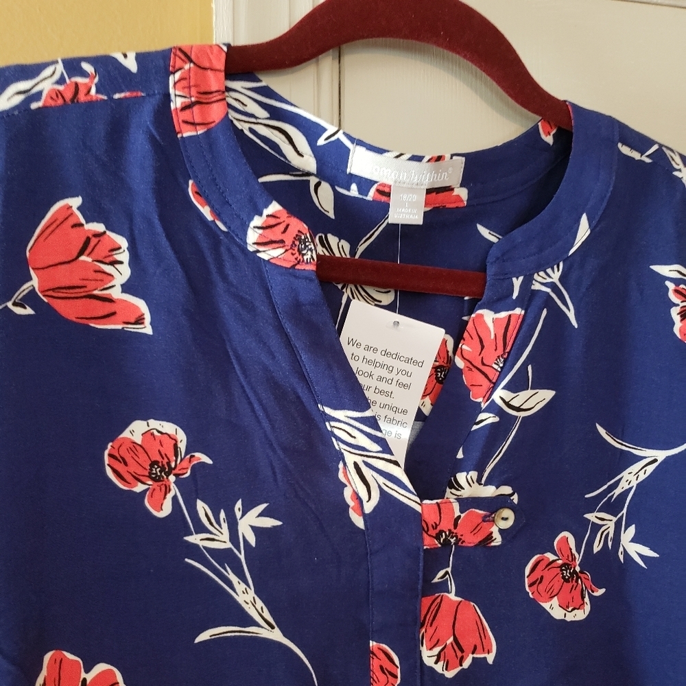 🆕️Ladies Tunic​ - Picture 2 of 8
